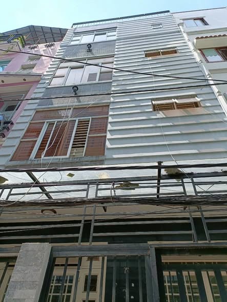 Nhà phố quận 3 50m² giá 8 tỷ - Gần mặt tiền, thích hợp cho gia đình lớn!