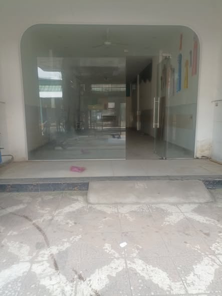 Cho thuê mặt bằng mặt tiền đường Võ Văn Vân 125m² giá 16 triệu - Khu vực sầm uất thuận tiện kinh doanh!