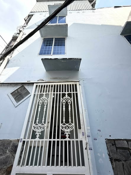 Nhà Phú Nhuận 30m² giá thỏa thuận - Gần Hai Bà Trưng, 4 phòng ngủ