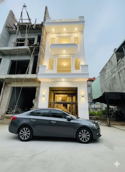 Nhà phố 4 tầng tại Ngô Quyền, Hải Phòng 64m² giá 5.5 tỷ - Mặt tiền rộng, ô tô tránh nhau!