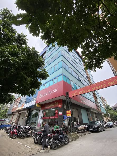 Bán gấp FrontHouse mặt phố Trần Vỹ, 111m² giá 95 tỷ - Đầu tư sinh lời ngay!