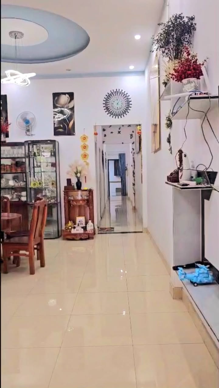 Nhà phố Tân Xuân Đồng Xoài 175m² giá 1.4 tỷ - Sổ đỏ chính chủ