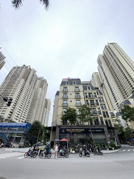 FrontHouse mặt phố Phan Kế Toại 205m² giá 165 tỷ - Vị trí đắc địa cho kinh doanh!