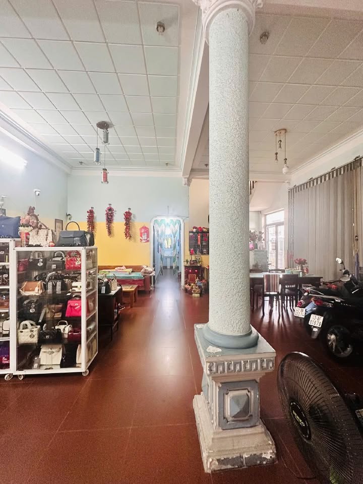 Nhà 3 tầng lô góc 221m² đường Nguyễn Huy Tưởng - Kinh doanh sầm uất!