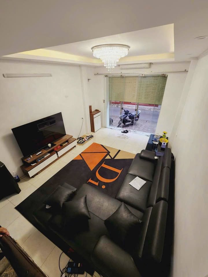 Nhà phố Tân Mai 40m², 4 tầng, giá 6 tỷ - Kinh doanh đỉnh, ô tô tránh!