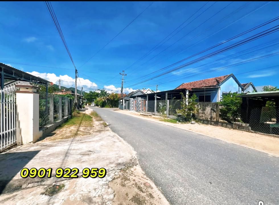 Đất nền Vạn Hưng 249m² giá 2.95 tỷ - Cách biển chỉ 350m!