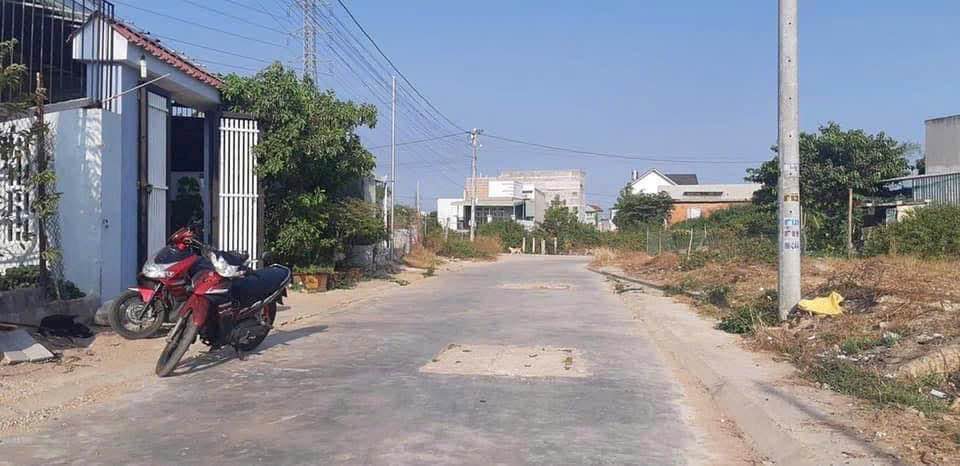 Đất thổ cư Hàm Liêm 179m² giá 1.35 tỷ - Mặt tiền bê tông, ô tô vào tận nơi!