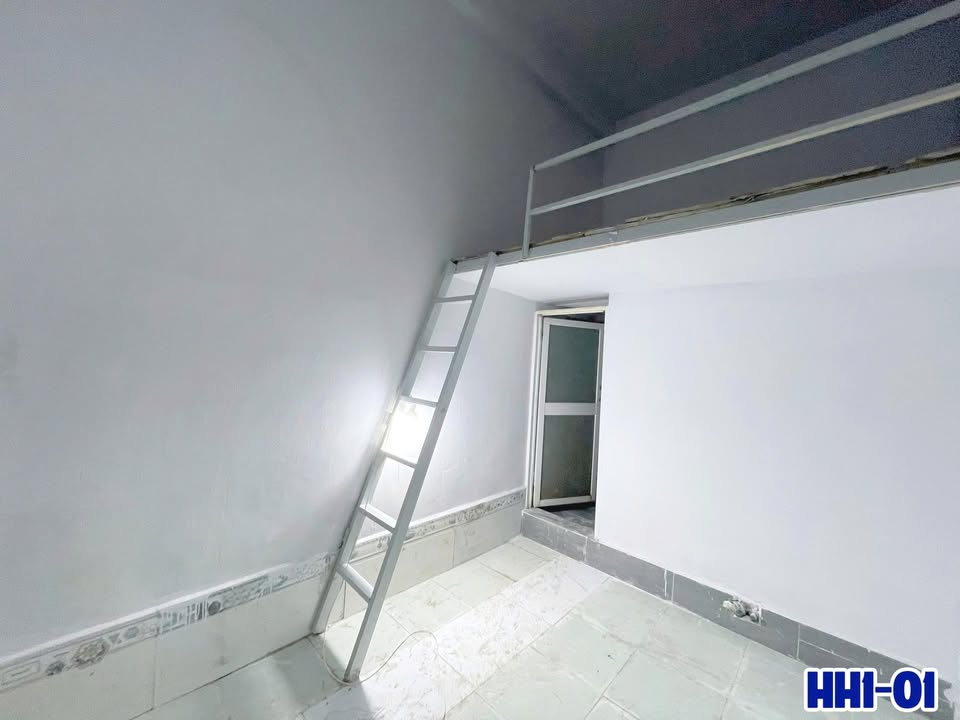 Phòng Gác Cho Thuê 226 Hòa Hưng, Quận 10, Giá 2.3-2.4 triệu - Không Chung Chủ, Tự Do Nấu Ăn!