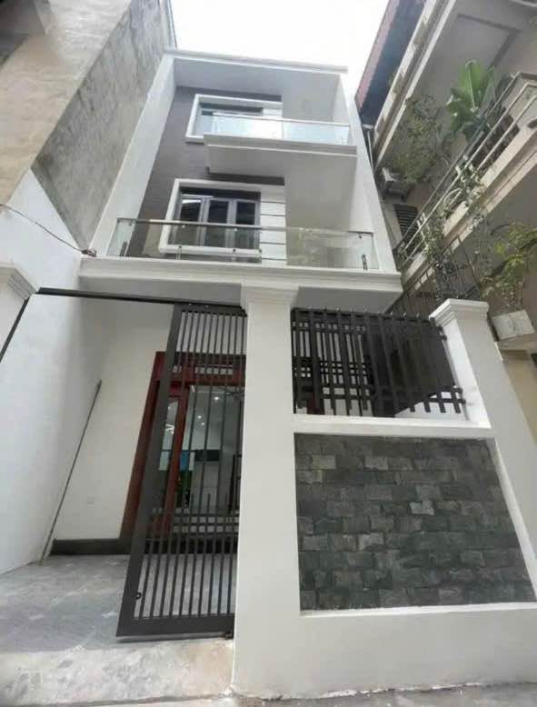Nhà 3 tầng Hàn Thuyên, Nam Định 65m² giá 3 tỷ - Full công năng, dân xây chắc chắn!