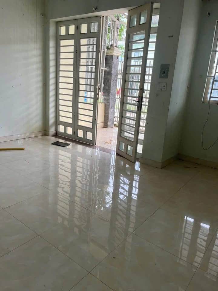 Nhà cho thuê tại Tân Thành, Đồng Xoài 1 PK - 2 PN chỉ 3 triệu/tháng - Cổng rào kiên cố!