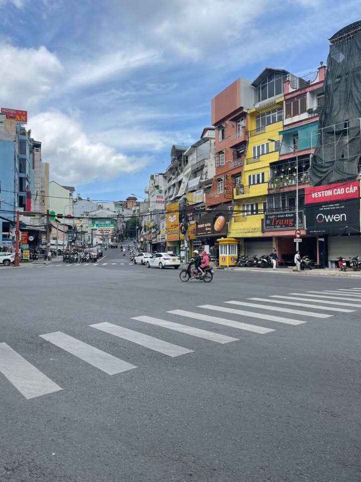 Nhà phố 2 mặt tiền Bùi Thị Xuân Đà Lạt 175m² giá 35 tỷ - Cơ hội đầu tư vàng!