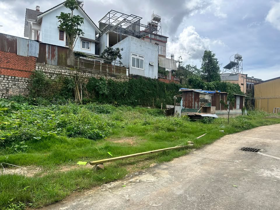 Bán lô đất xây dựng hẻm ô tô phường Cam Ly Đà Lạt 210m² - Tiềm năng tăng giá tốt!
