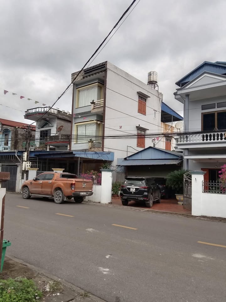 Nhà 3 tầng mặt tiền 5m tại Hà Thượng, 141m² chỉ 1 tỷ - Tiềm năng kinh doanh tốt!