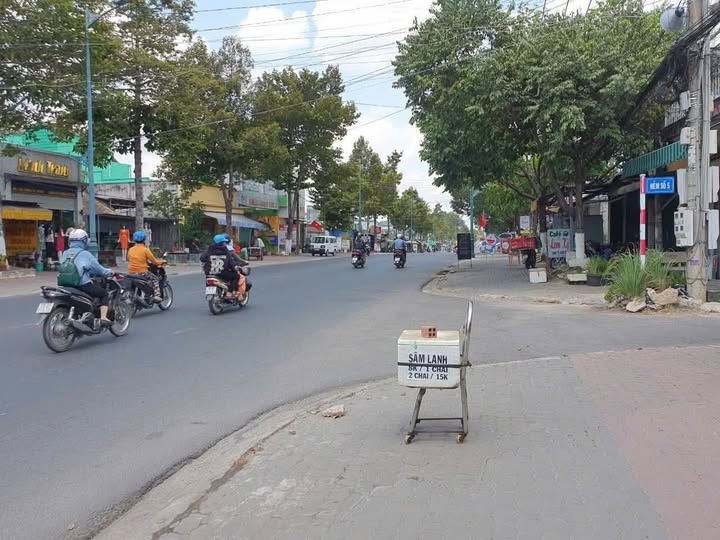 Nhà cấp 4 mặt tiền đường Cách Mạng Tháng 8, Tân Ninh, 130m² giá 4.7 tỷ - Thương lượng chính chủ!