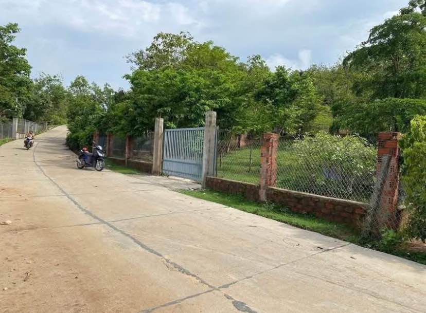 Đất thổ cư 225m² tại thôn Kon Jodreh, xã Đăk Blà - Giá chỉ 2xx triệu VND!