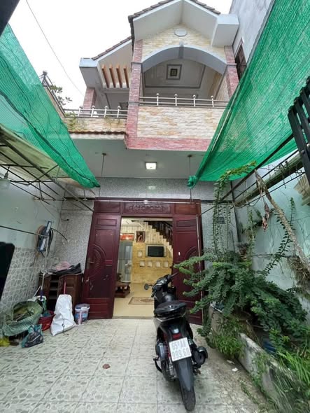 Nhà trệt lầu hẻm 50 đường Trần Hoàng Na, 108m² chỉ 3.55 tỷ - Vị trí đẹp, an sinh tốt!