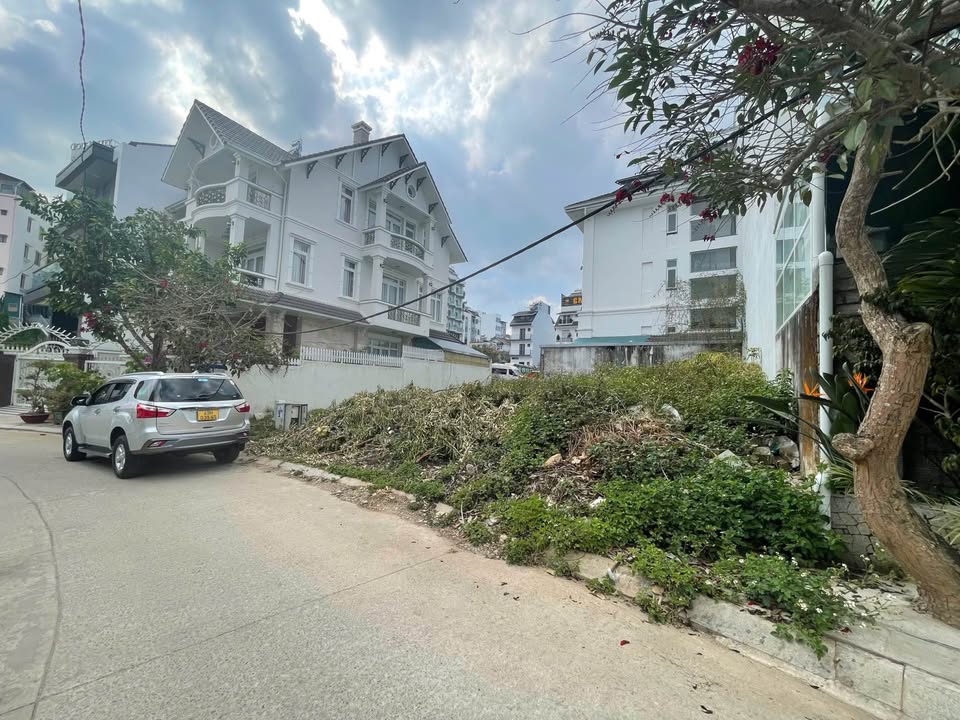 Cho thuê townhouse Golf Valley Đà Lạt 178m² giá 12 triệu - Phù hợp làm homestay!