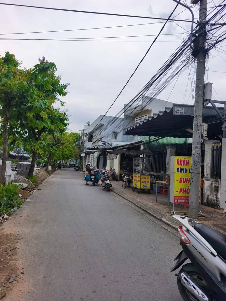 Đất nền Ninh Kiều Cần Thơ 100m² giá 2 tỷ - Vị trí đắc địa chỉ 20m tới đường lớn!