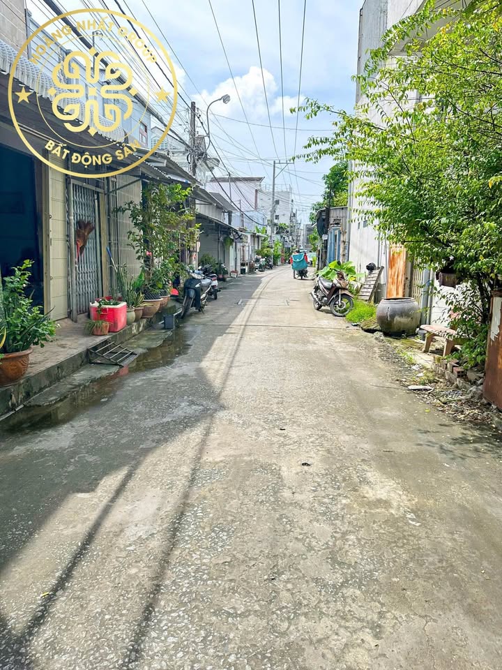 Nhà phố 2 tầng hẻm 234 Nguyễn Trãi, Cà Mau giá 2 tỷ - Đối diện công viên, vị trí đẹp!