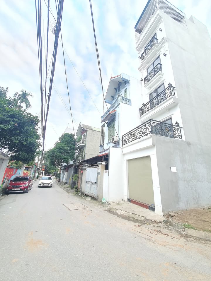 Nhà phố Thạch Bàn 43m² giá 8 tỷ - Thang máy, ô tô tránh, kinh doanh hiệu quả!