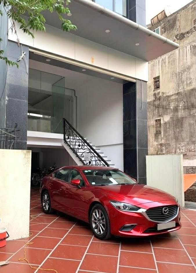 Nhà mặt phố Phạm Văn Đồng, Cầu Giấy, 120m² giá 53 tỷ - Kinh doanh sầm uất, thương lượng trực tiếp!