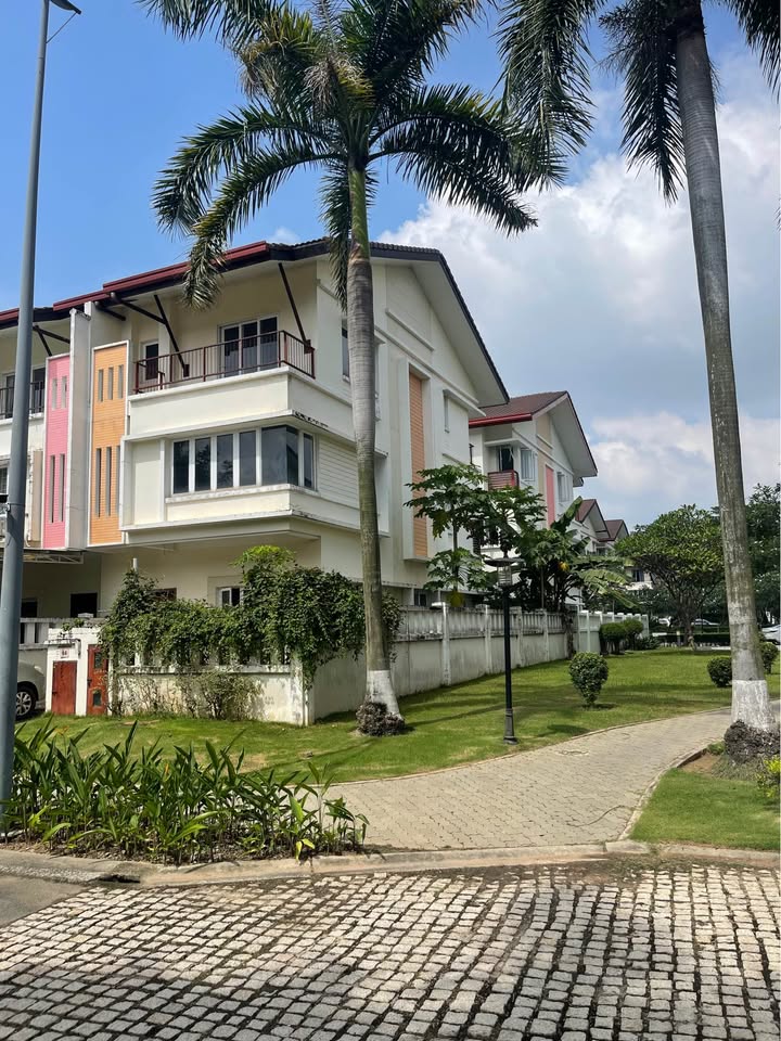 Townhouse Vườn Thiên Đàng 1-Ecolake, Bến Cát 180m² giá 4 tỷ - Sổ hồng chính chủ!