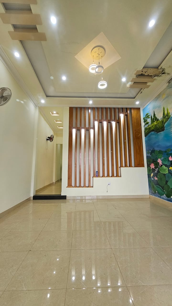 Nhà đẹp hẻm nhựa 8m đường Mạc Đĩnh Chi, Bảo Lộc 112.5m² giá 2.35 tỷ - Kinh doanh thuận lợi!