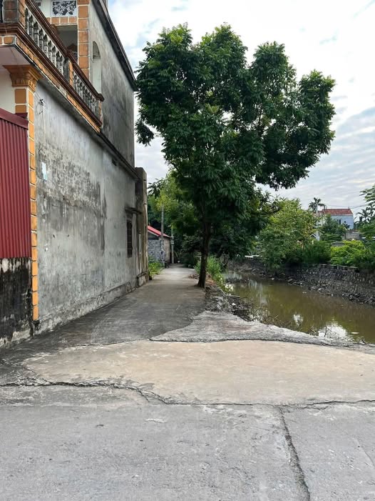 Đất nền Phượng Dực, Phú Xuyên 88,7m² giá 2 tỷ - Đường xe tải đỗ cửa!