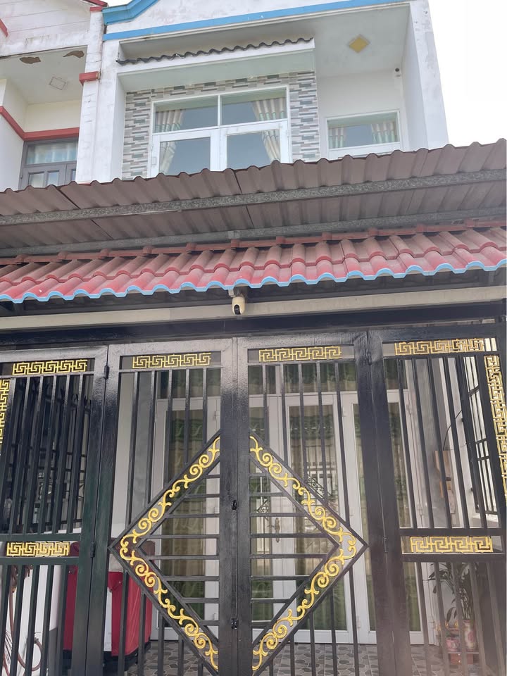 Nhà phố Củ Chi 52m² giá 1.3 tỷ - Sổ hồng chính chủ, đầy đủ tiện nghi!