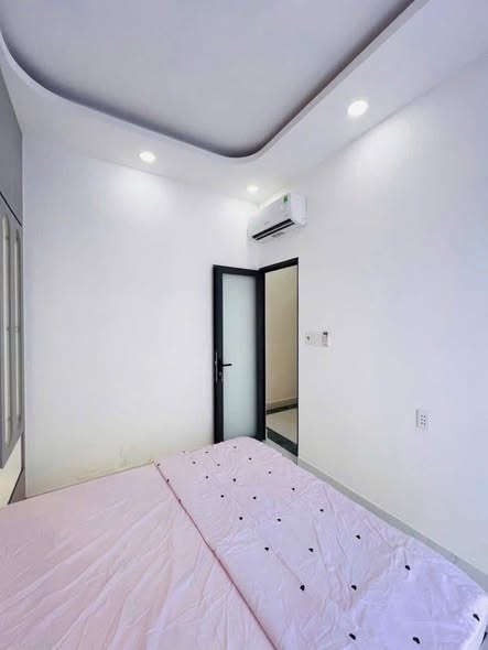 Nhà cho thuê hẻm Trần Văn Khánh, Quận 7, 30m² giá chỉ 11 triệu - Nội thất đầy đủ!