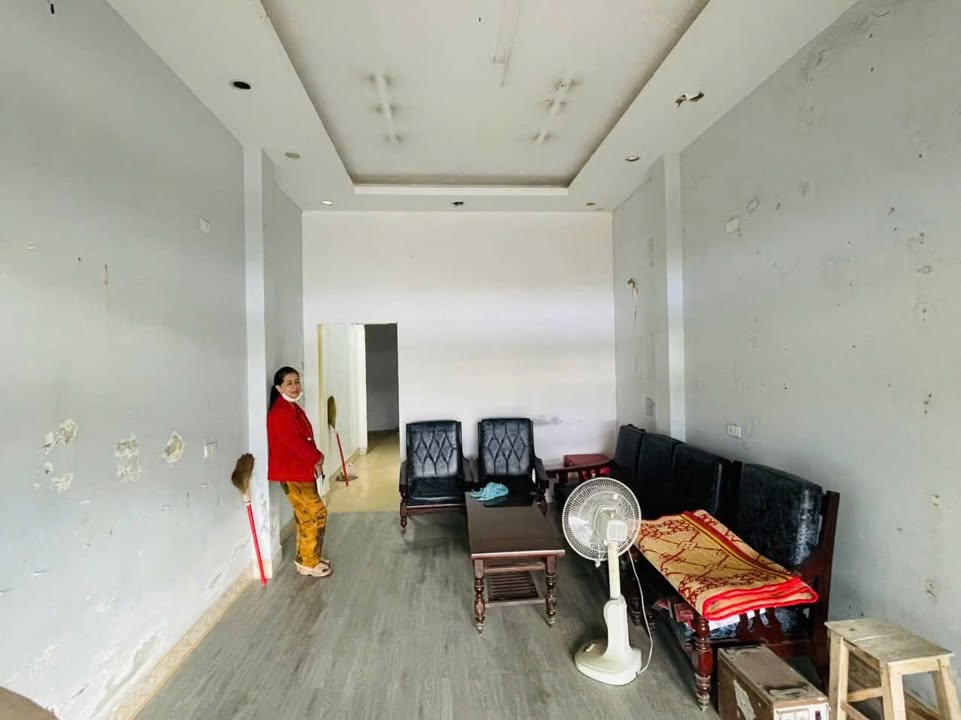 Cho thuê nhà mặt phố Hồng Bàng, Vinh 4 tầng - Phù hợp kinh doanh mọi mặt hàng