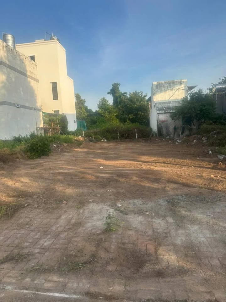 Đất tái định cư Long Hải 108m² giá 2.55 tỷ - Sổ đỏ chính chủ ngay!