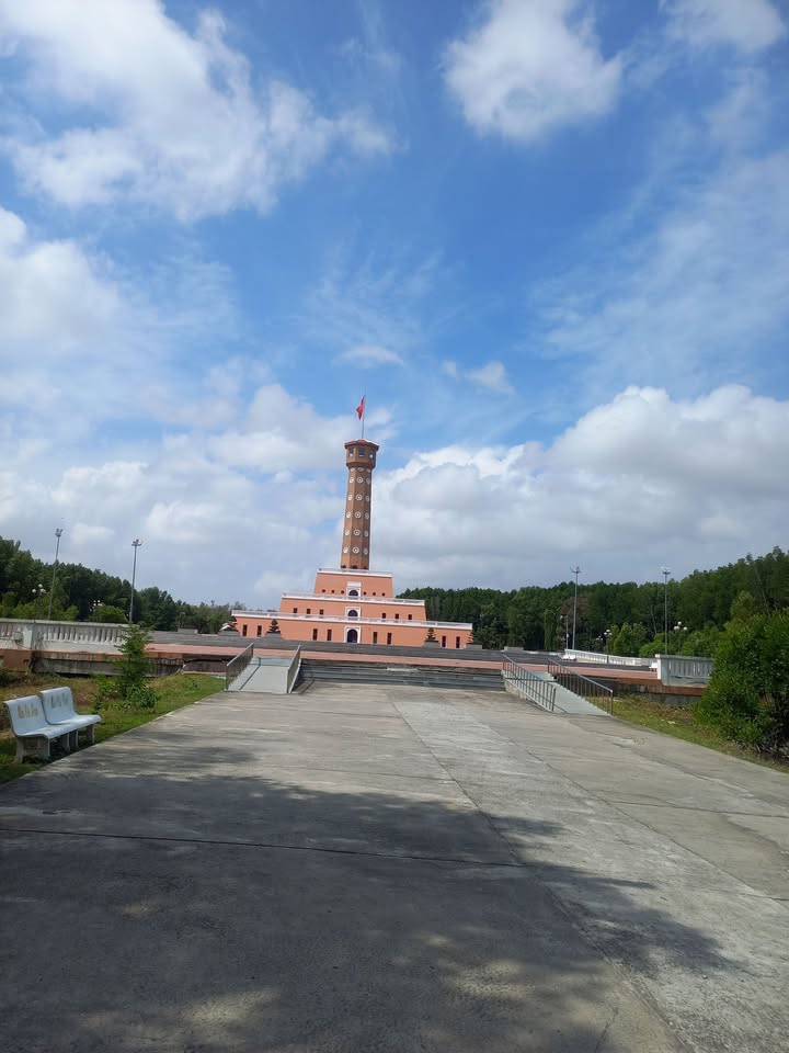 Nhà 1 trệt 2 lầu tại trung tâm thương mại Cái Khế, 70m² giá 6,6 tỷ - Đầu tư sinh lời ngay!