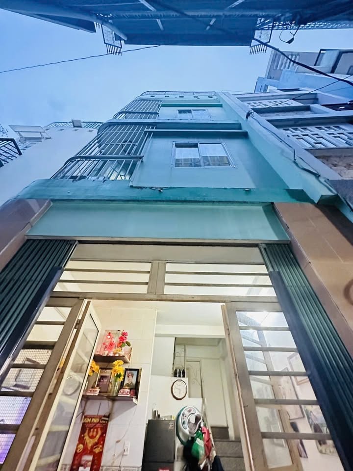 Nhà riêng Bà Hạt, Q.10 – 4 tầng, 21.5m² chỉ 4.95 tỷ - Cơ hội đầu tư tuyệt vời!