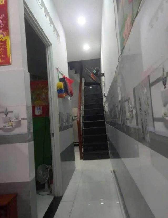 Nhà riêng Tân Xuân Hóc Môn 35m² giá 2.45 tỷ - Sổ hồng chính chủ