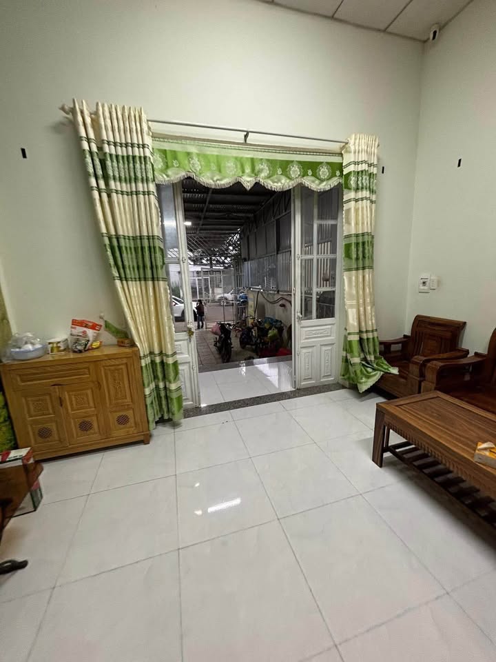 Nhà mặt tiền đường Hồ Tùng Mậu, Đức Trọng 165m² giá 5.1 tỷ - Vị trí kinh doanh sầm uất!