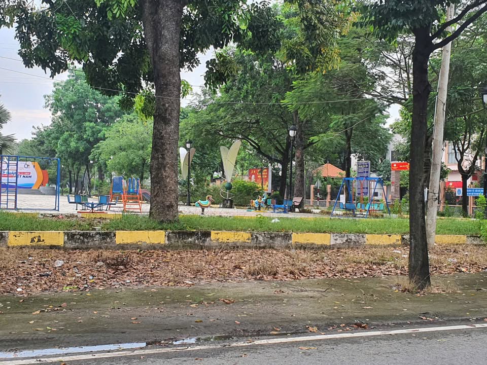 Đất mặt tiền Phú Tân, Thủ Dầu Một 300m² giá 9 tỷ - Tiềm năng kinh doanh lớn!