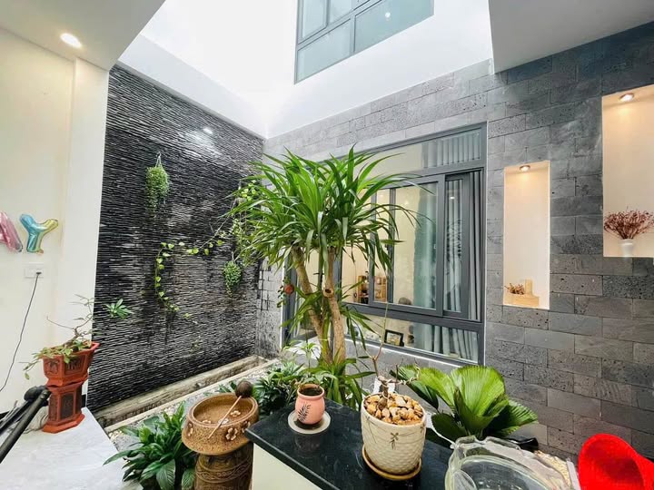 Nhà nở hậu mặt đường Nguyễn Công Trứ, Tuy Hòa 80m² giá 3.xx tỷ - Thiết kế hiện đại, sẵn sàng ở ngay!