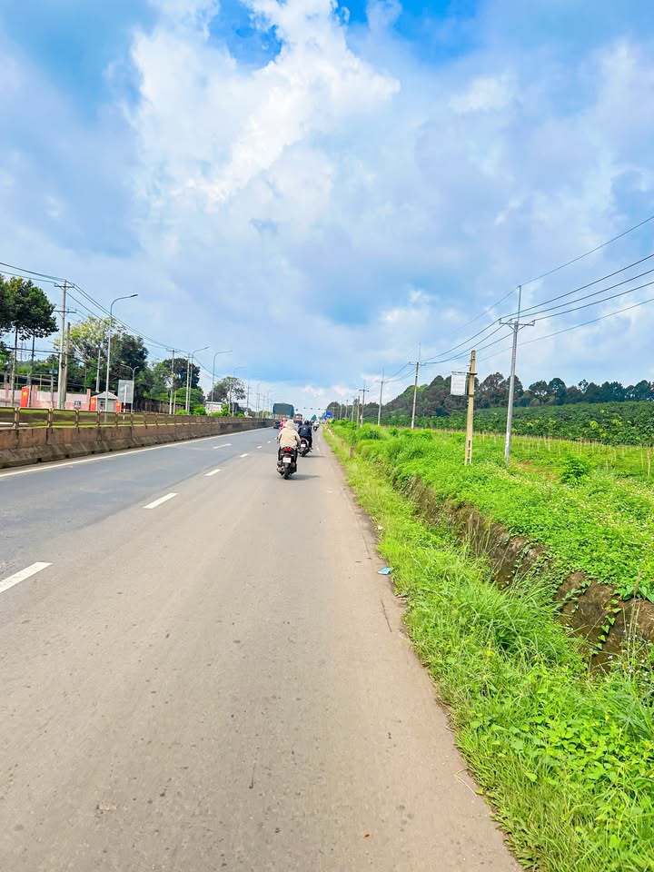 Đất nền phường Suối Tre 400m² giá 800 triệu - Sổ riêng, tiện ích đầy đủ!