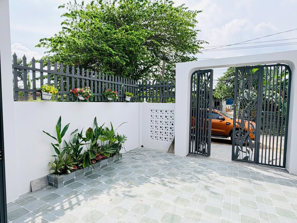 Nhà bán Trần Bình Trọng, Diên Khánh, 82m² giá 2.75 tỷ - Nhà mới 100%!