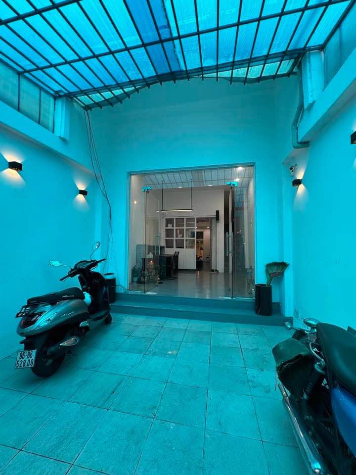 Mặt bằng cho thuê tại đường Nguyễn Gia Trí, Bình Thạnh 80m² giá 13.5 triệu - Khu vực sinh viên sầm uất!