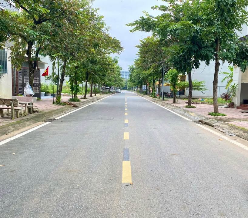 Đất nền 100m² đường 16m5 Nam Vĩnh Yên giá 4.1 tỷ - Sổ đỏ chính chủ!