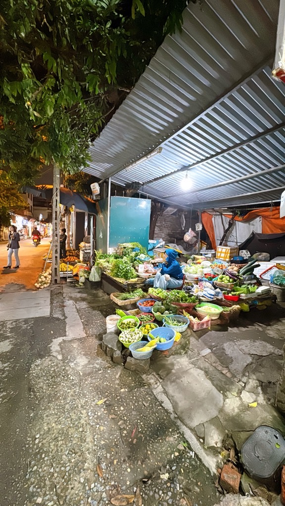 Đất mặt phố Hoàng Công Chất Bắc Từ Liêm 145m² giá 39 tỷ - Kinh doanh sầm uất!