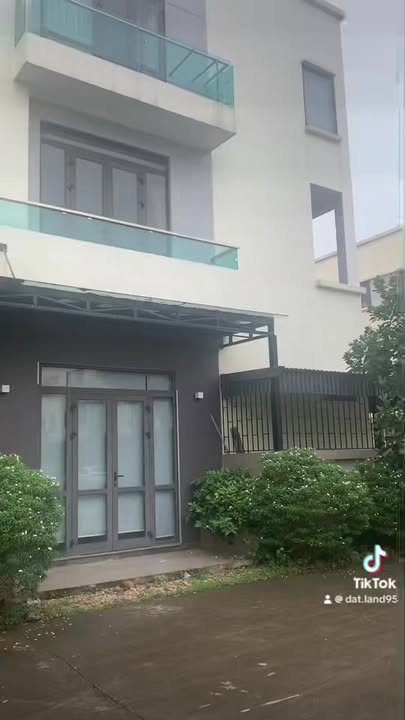 Shophouse Centa City Từ Sơn 137m² giá 11.5 tỷ - Nhà hoàn thiện nội thất, 3 mặt tiền!