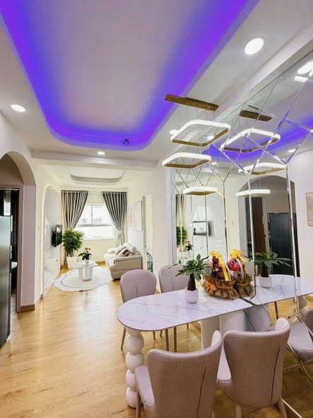 Căn hộ chung cư Hoàng Quân Nha Trang 63m² giá 2.45 tỷ - Full nội thất sang trọng!