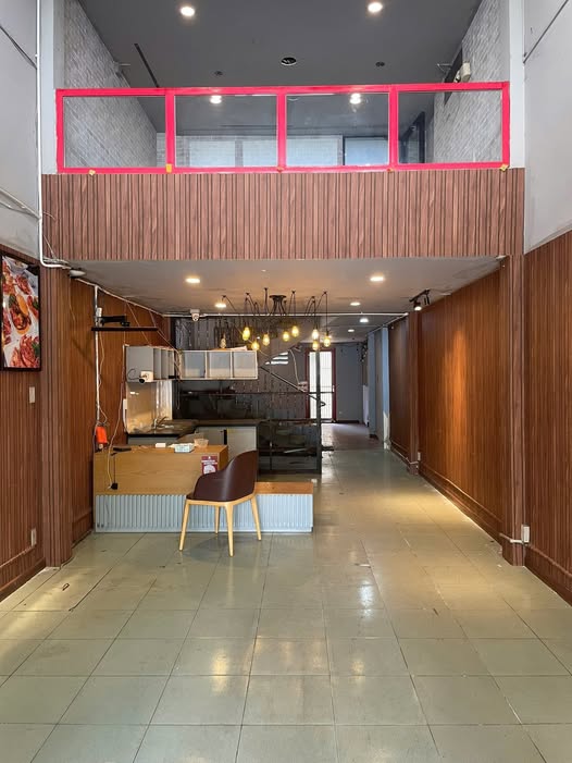 Nhà mặt tiền kinh doanh Võ Văn Kiệt, Quận 1, 100m² giá 45 triệu - Kinh doanh tự do!