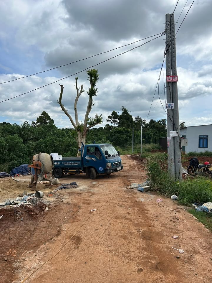 Đất nền hẻm 327 Y Moan, Buôn Ma Thuột 200m² giá chỉ 2.75 tỷ - Sổ hồng chính chủ!