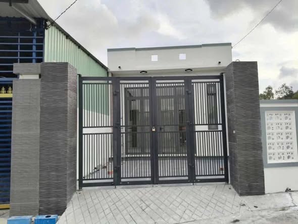 Nhà lô góc Phước Hưng, Long Điền 95m² giá 1.85 tỷ - Sân ô tô rộng rãi!