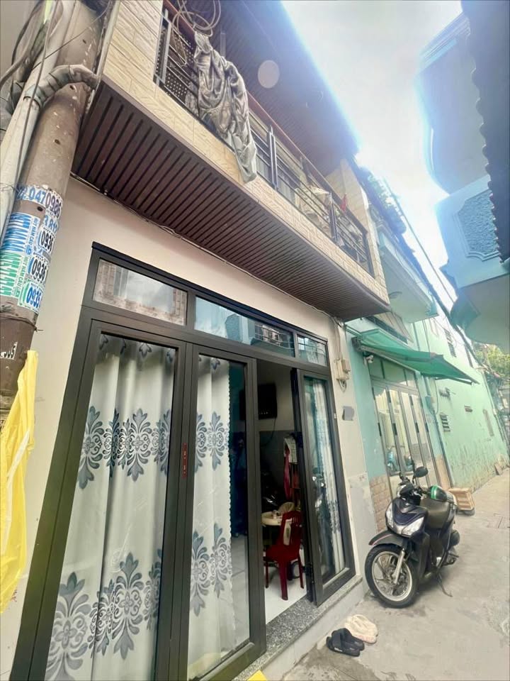 Nhà bán tại Bờ Bao Tân Thắng, Tân Phú 30m² giá 4 tỷ - Thương lượng ngay!