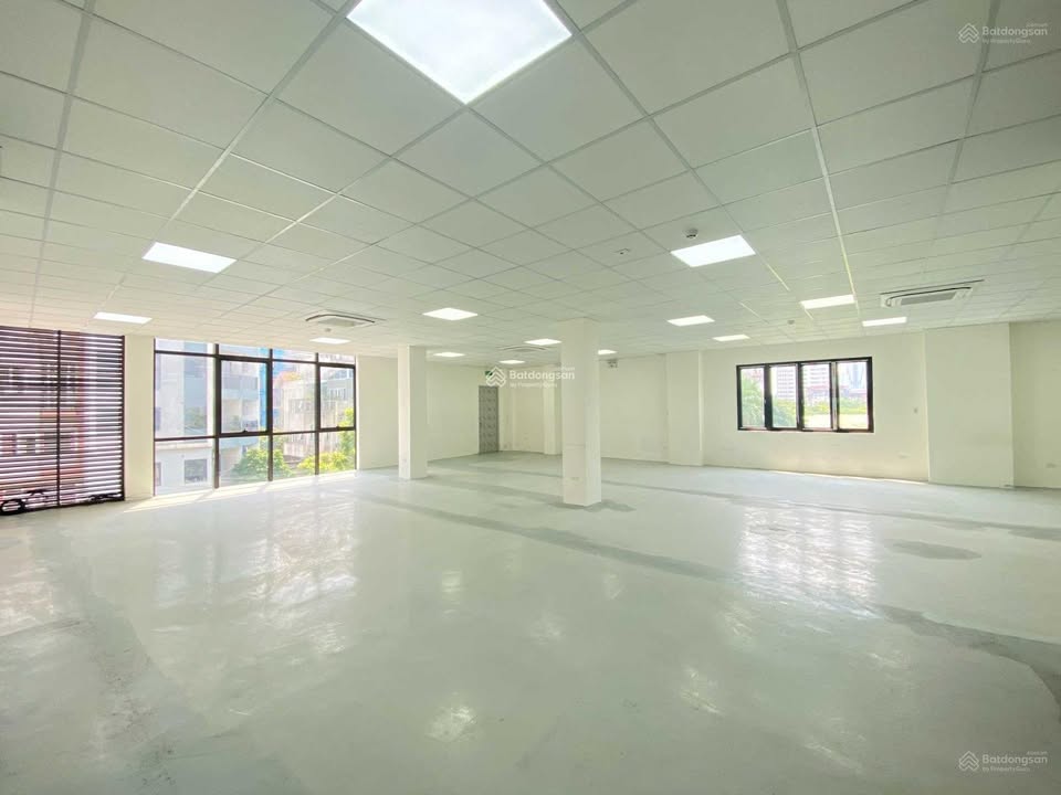 Văn phòng cho thuê tại Mễ Trì Hạ, Nam Từ Liêm 140m² - Cơ hội kinh doanh tuyệt vời!